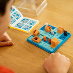 SmartGames Gatos y Cajas – Juego de Viaje con 60 Desafíos, +7 años